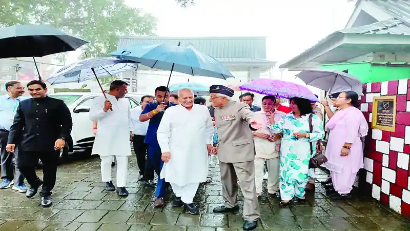 वार मेमोरियल में शहीदों को नमन